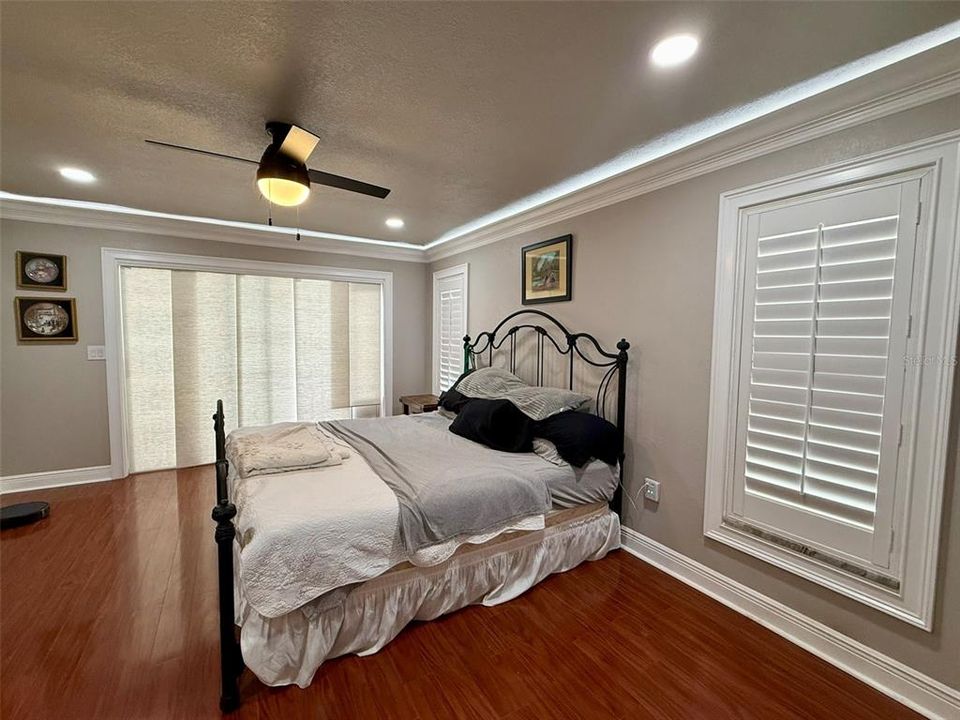 En Venta: $450,000 (4 camas, 2 baños, 2104 Pies cuadrados)