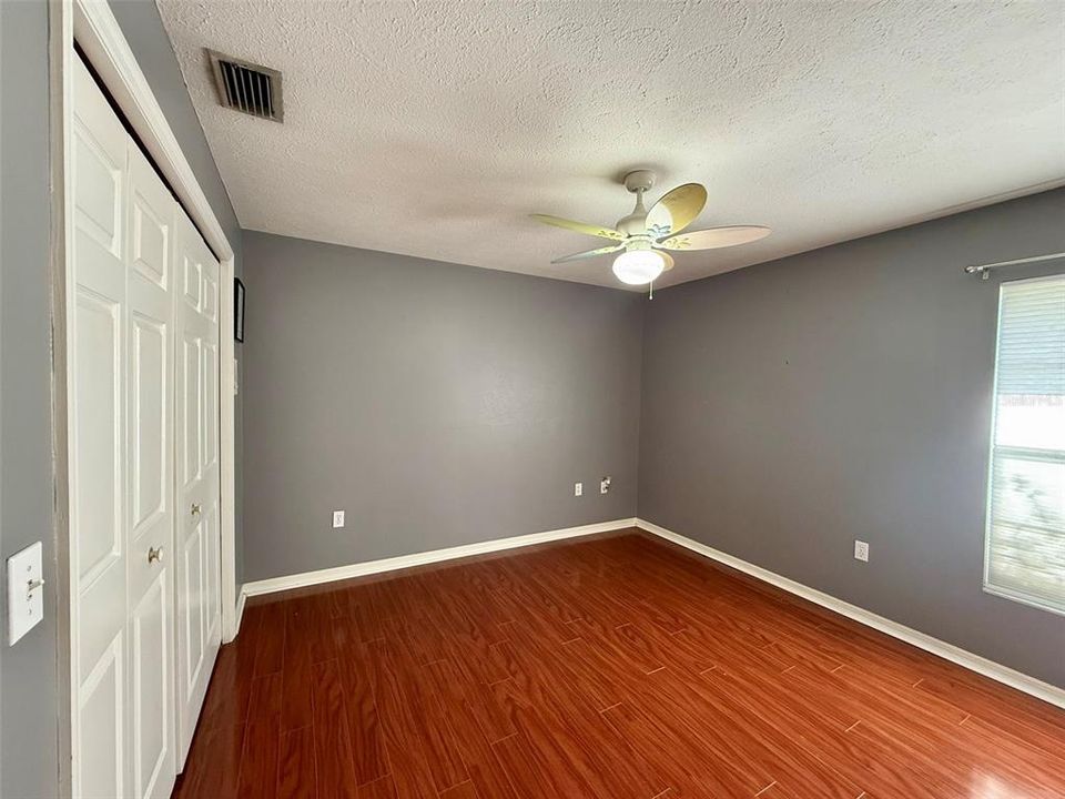 En Venta: $450,000 (4 camas, 2 baños, 2104 Pies cuadrados)