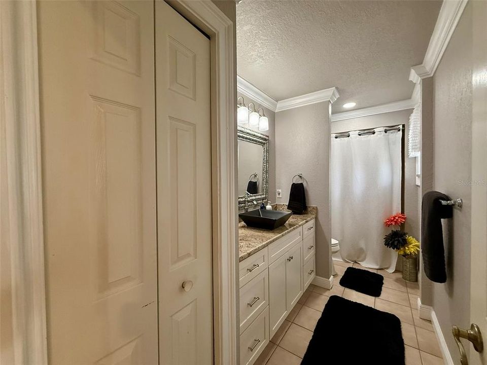 En Venta: $450,000 (4 camas, 2 baños, 2104 Pies cuadrados)