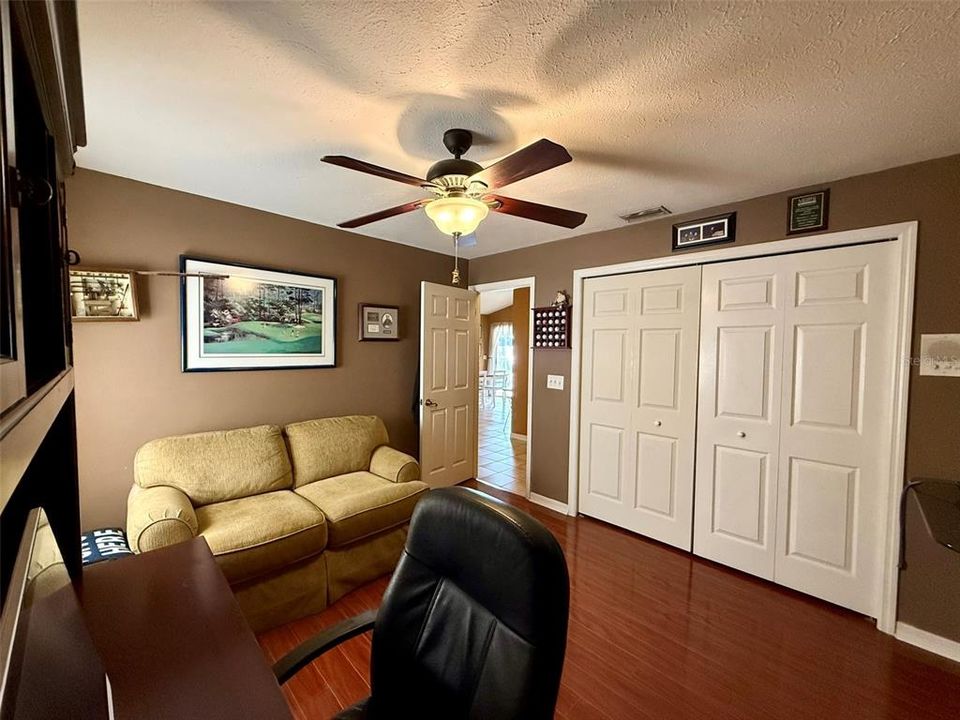 En Venta: $450,000 (4 camas, 2 baños, 2104 Pies cuadrados)