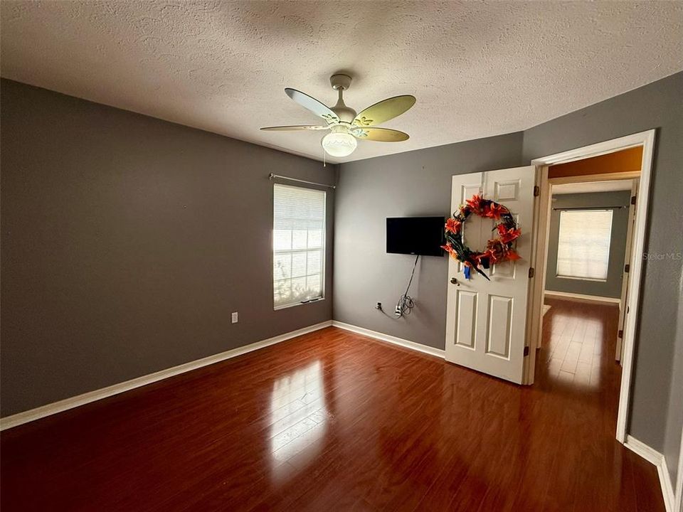 En Venta: $450,000 (4 camas, 2 baños, 2104 Pies cuadrados)