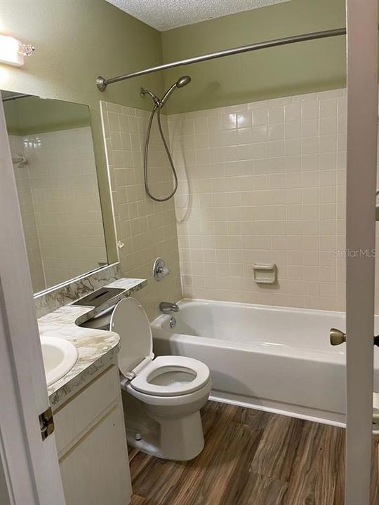 На продажу: $139,000 (2 спален, 2 ванн, 864 Квадратных фут)