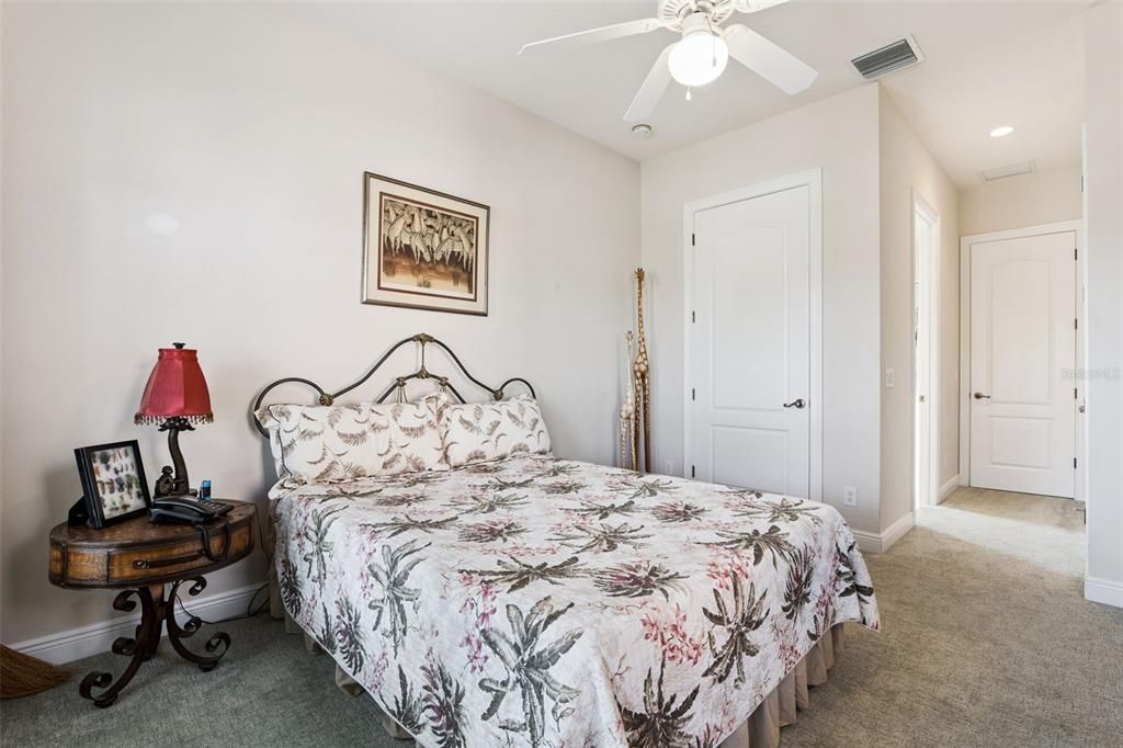 En Venta: $995,000 (5 camas, 4 baños, 4871 Pies cuadrados)