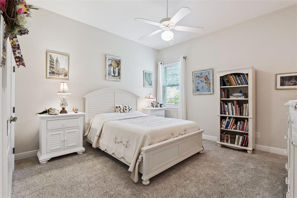 En Venta: $995,000 (5 camas, 4 baños, 4871 Pies cuadrados)