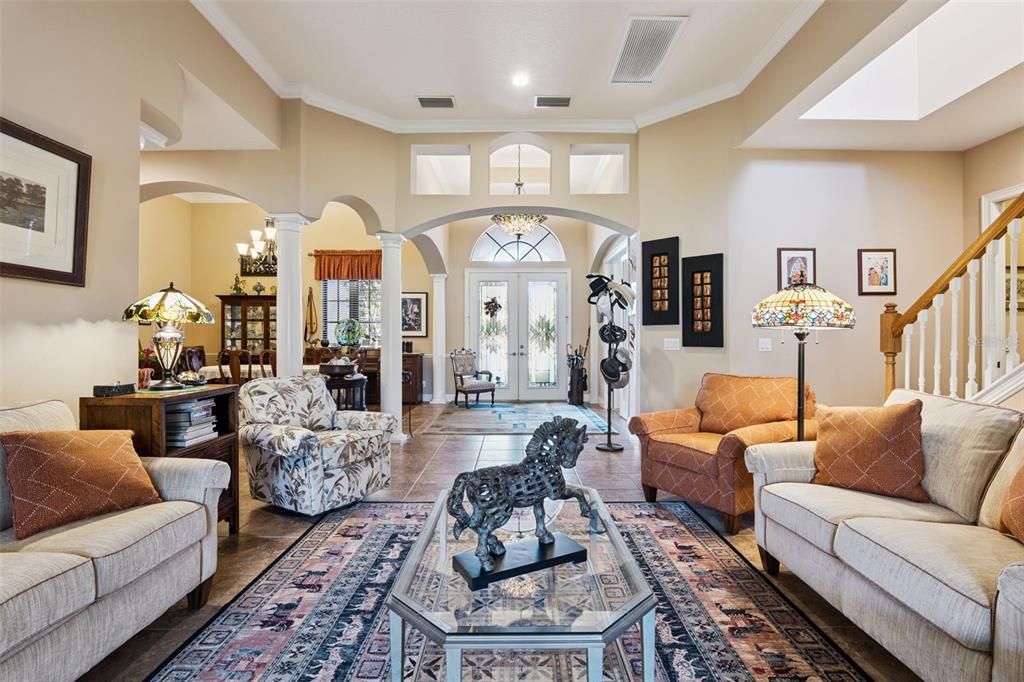 En Venta: $995,000 (5 camas, 4 baños, 4871 Pies cuadrados)