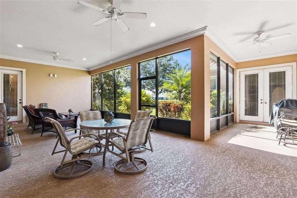 En Venta: $995,000 (5 camas, 4 baños, 4871 Pies cuadrados)