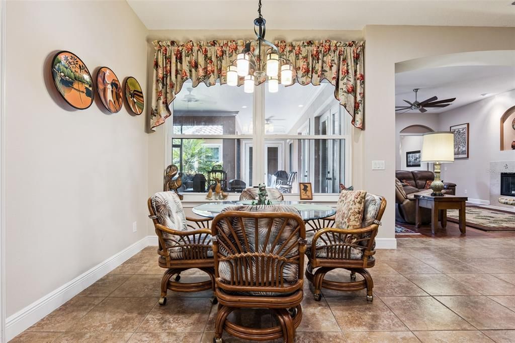 En Venta: $995,000 (5 camas, 4 baños, 4871 Pies cuadrados)