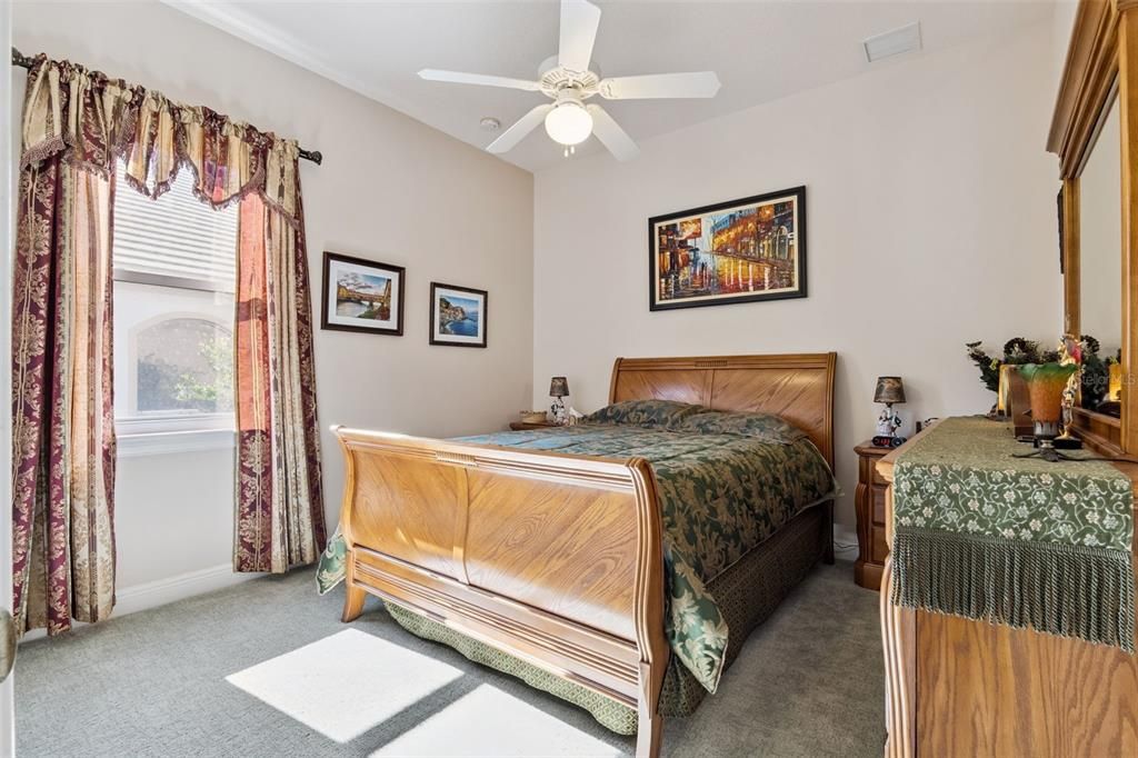 En Venta: $995,000 (5 camas, 4 baños, 4871 Pies cuadrados)