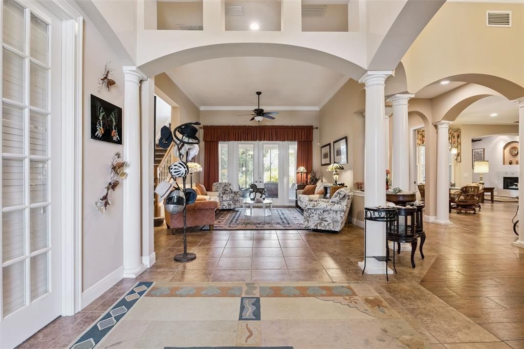 En Venta: $995,000 (5 camas, 4 baños, 4871 Pies cuadrados)