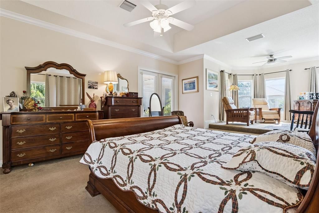 En Venta: $995,000 (5 camas, 4 baños, 4871 Pies cuadrados)