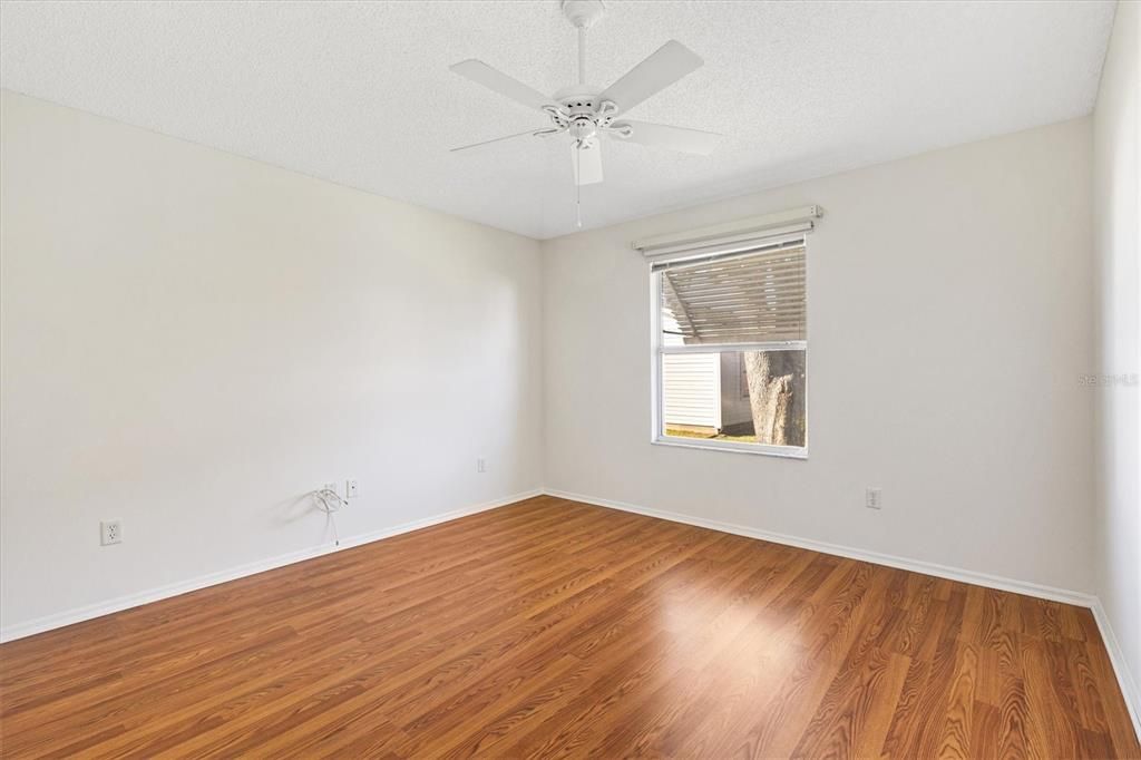 For Sale: $279,900 (2 beds, 2 baths, 1156 Square Feet)