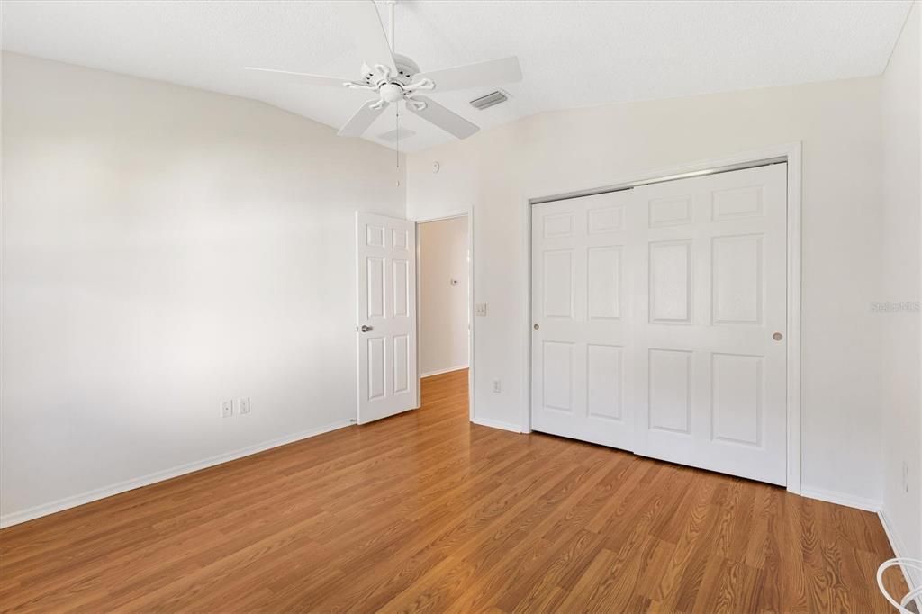 For Sale: $279,900 (2 beds, 2 baths, 1156 Square Feet)