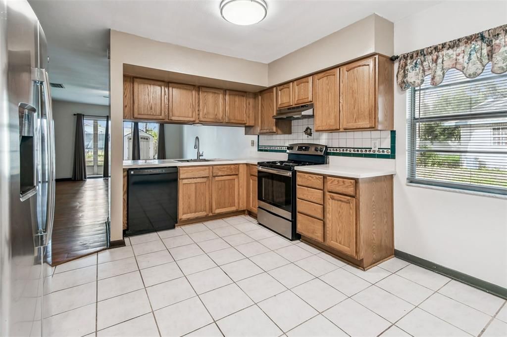 For Sale: $450,000 (3 beds, 2 baths, 2010 Square Feet)