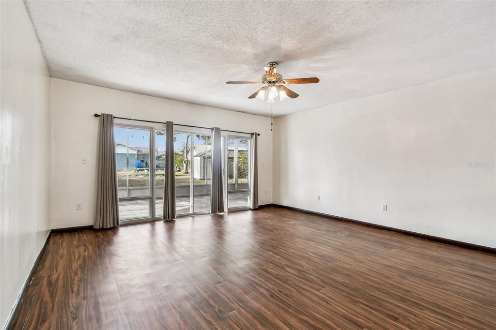 For Sale: $450,000 (3 beds, 2 baths, 2010 Square Feet)