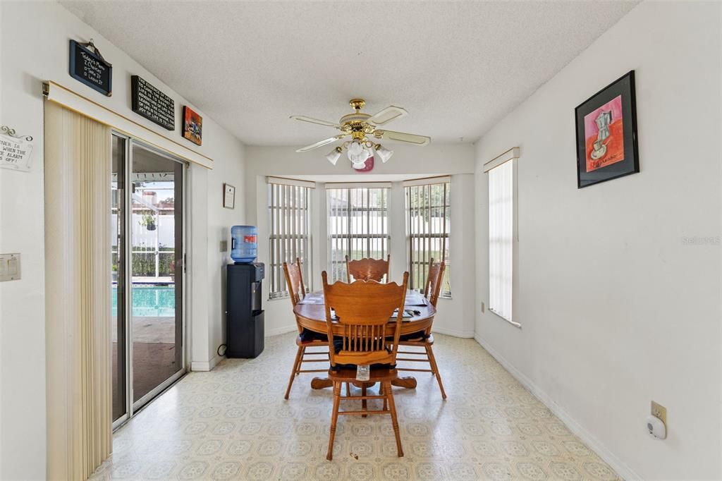 待售: $290,000 (2 贝兹, 2 浴室, 1662 平方英尺)