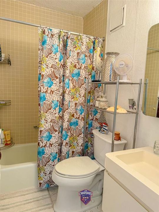 For Sale: $249,000 (2 beds, 2 baths, 1017 Square Feet)