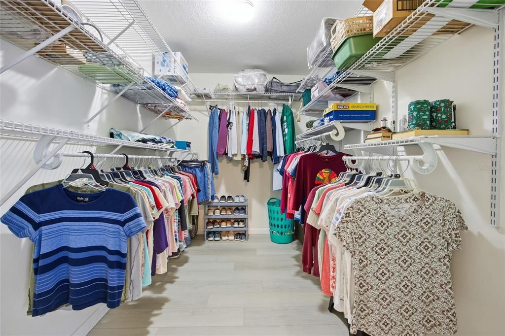 待售: $162,000 (2 贝兹, 2 浴室, 1368 平方英尺)