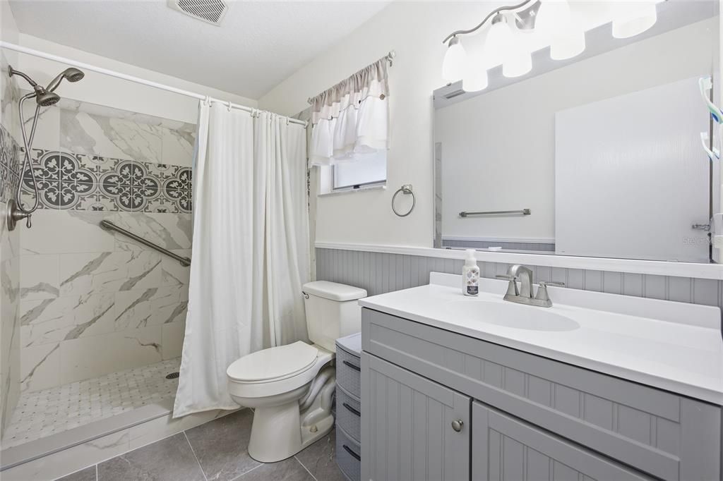 待售: $162,000 (2 贝兹, 2 浴室, 1368 平方英尺)