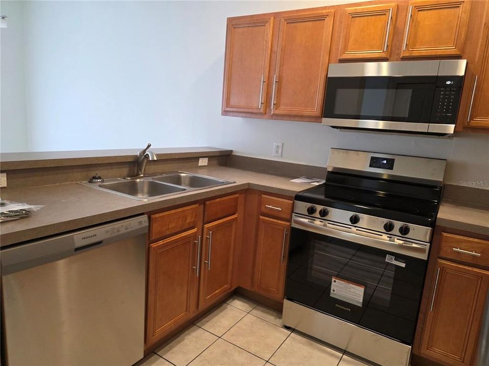 For Sale: $265,000 (3 beds, 2 baths, 1455 Square Feet)