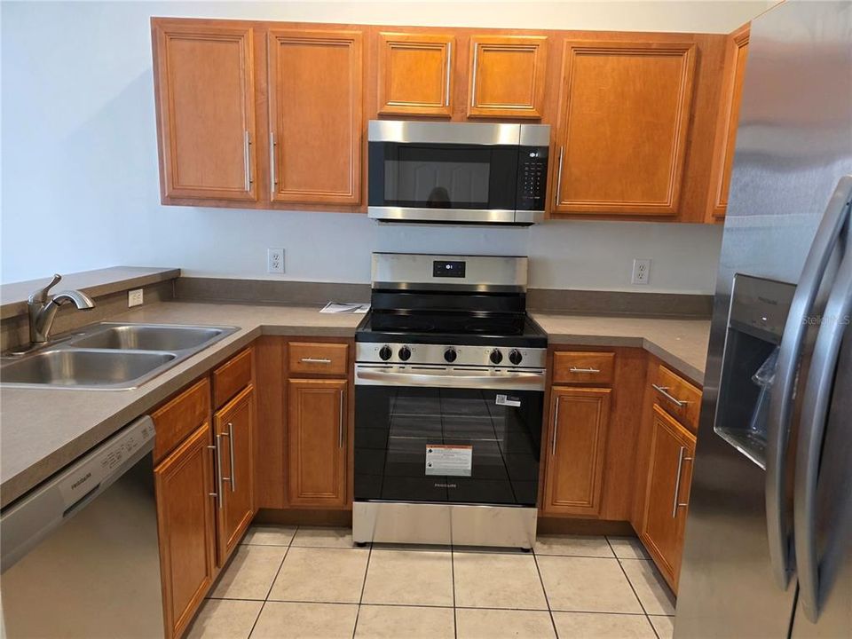 For Sale: $265,000 (3 beds, 2 baths, 1455 Square Feet)