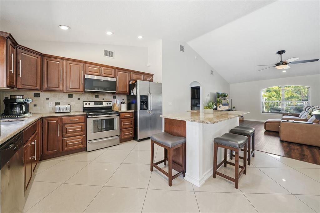 待售: $495,000 (3 贝兹, 2 浴室, 1537 平方英尺)