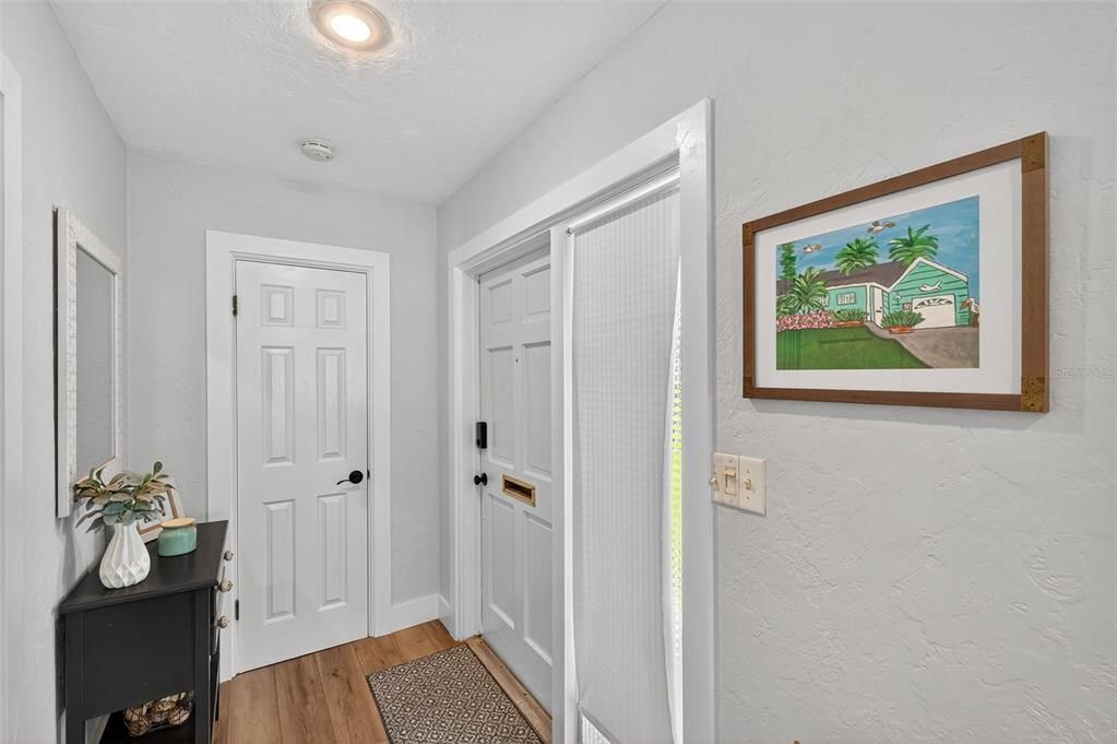 For Sale: $899,900 (3 beds, 2 baths, 1391 Square Feet)