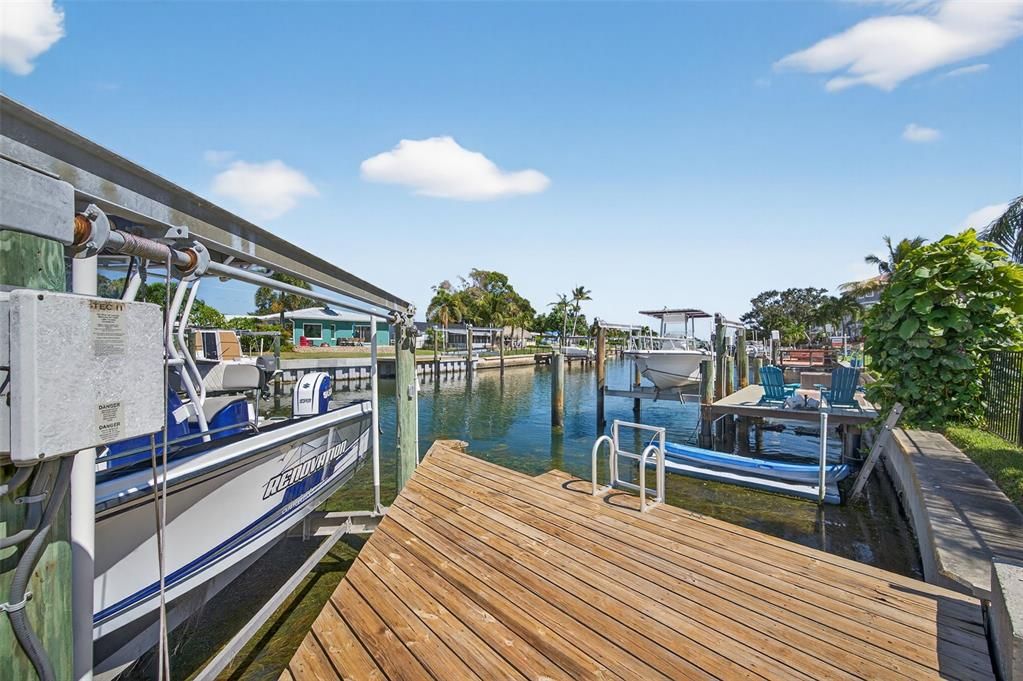 For Sale: $899,900 (3 beds, 2 baths, 1391 Square Feet)