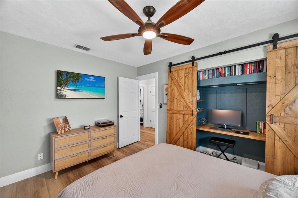 For Sale: $899,900 (3 beds, 2 baths, 1391 Square Feet)