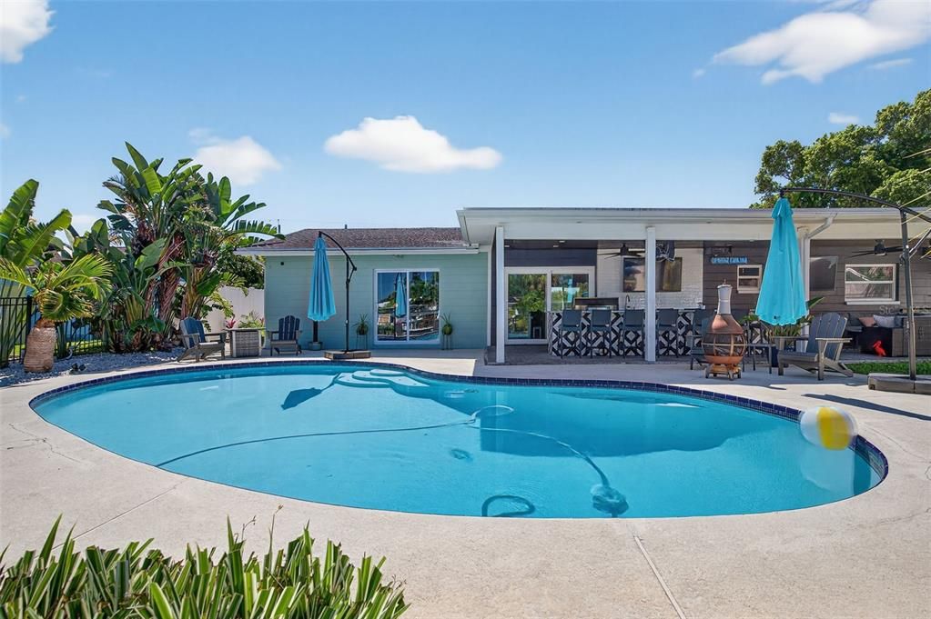 For Sale: $899,900 (3 beds, 2 baths, 1391 Square Feet)