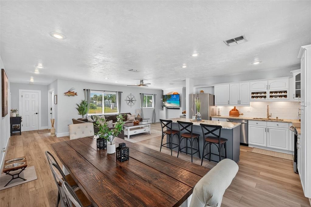 For Sale: $899,900 (3 beds, 2 baths, 1391 Square Feet)