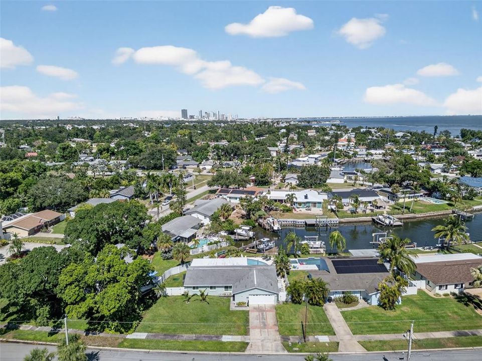 For Sale: $899,900 (3 beds, 2 baths, 1391 Square Feet)