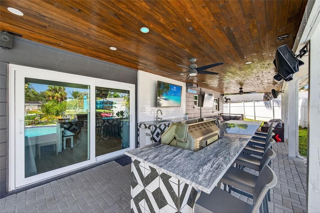 For Sale: $899,900 (3 beds, 2 baths, 1391 Square Feet)