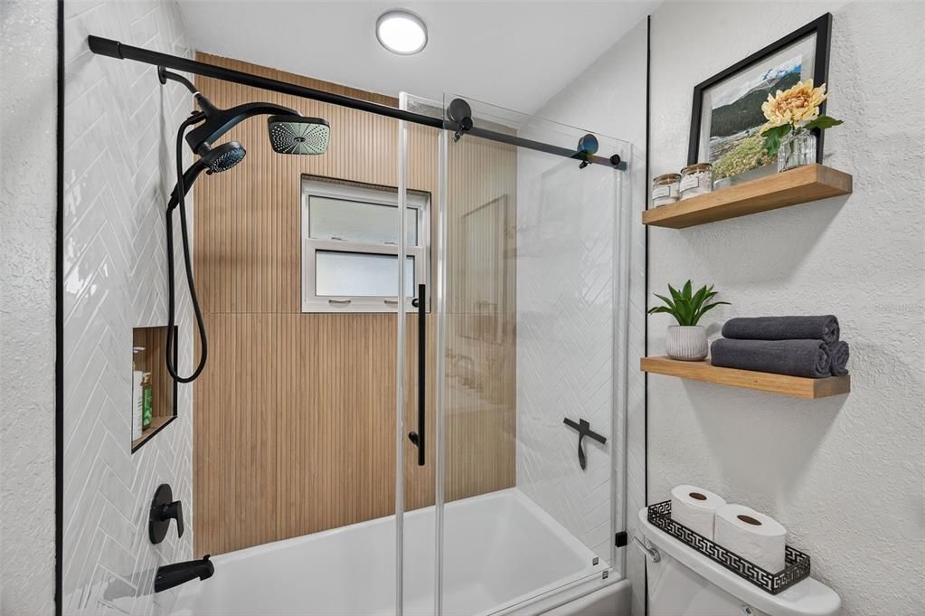 For Sale: $899,900 (3 beds, 2 baths, 1391 Square Feet)