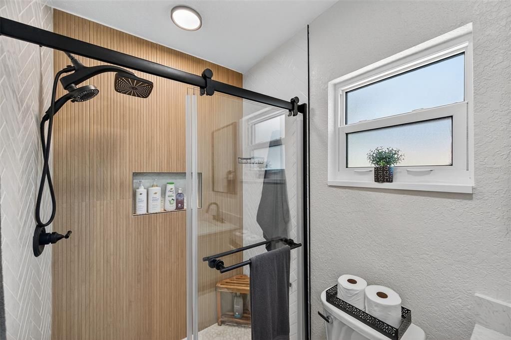 For Sale: $899,900 (3 beds, 2 baths, 1391 Square Feet)