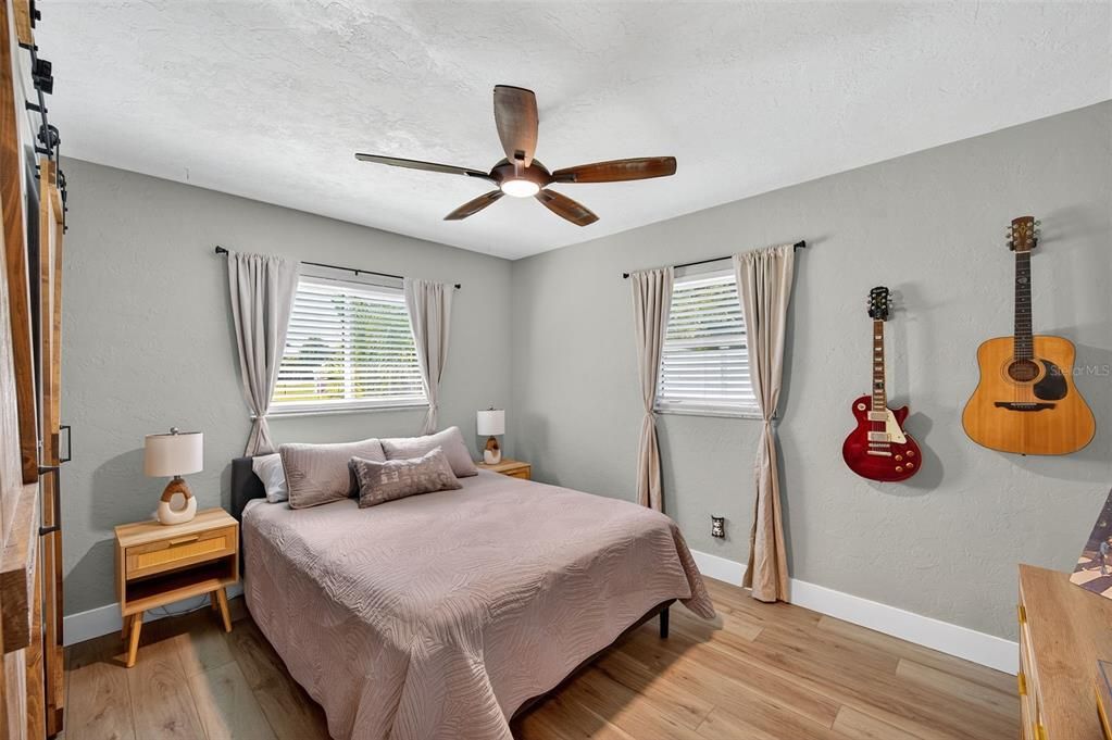 For Sale: $899,900 (3 beds, 2 baths, 1391 Square Feet)