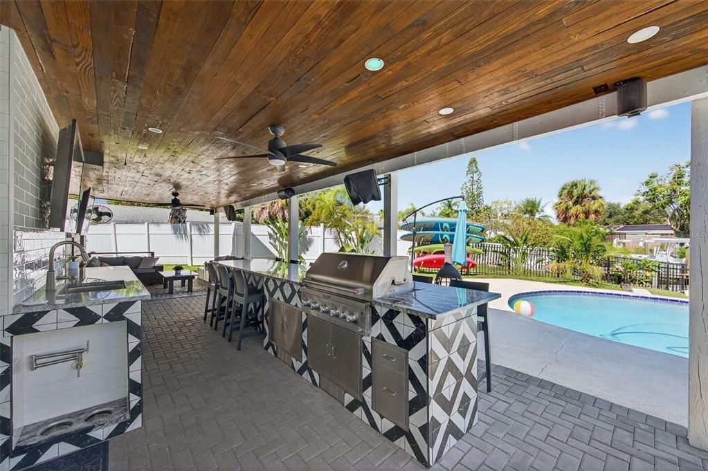 For Sale: $899,900 (3 beds, 2 baths, 1391 Square Feet)