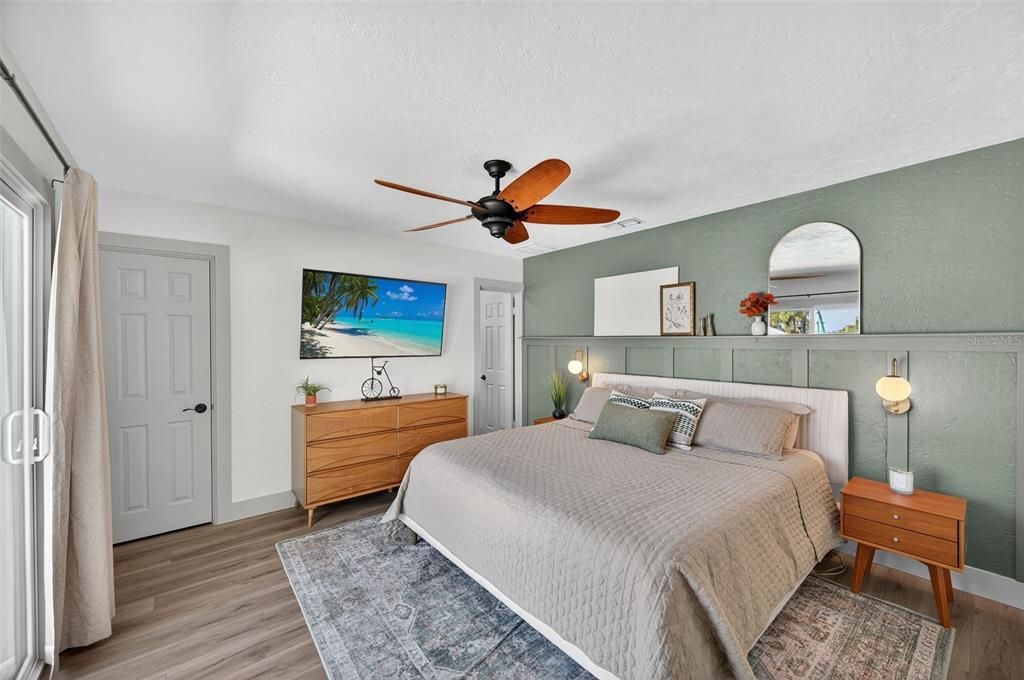 For Sale: $899,900 (3 beds, 2 baths, 1391 Square Feet)