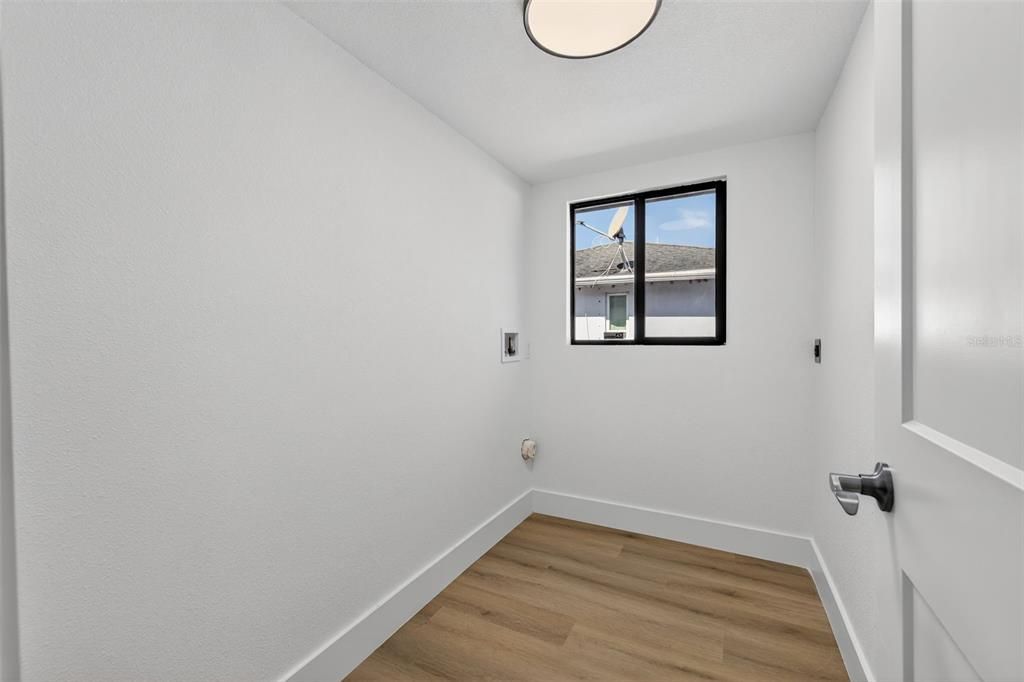 Active With Contract: $549,900 (3 beds, 2 baths, 1740 Square Feet)