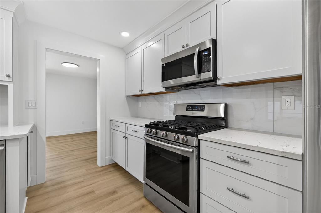 Active With Contract: $549,900 (3 beds, 2 baths, 1740 Square Feet)
