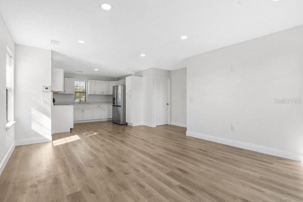 Activo con contrato: $460,000 (5 camas, 3 baños, 3336 Pies cuadrados)