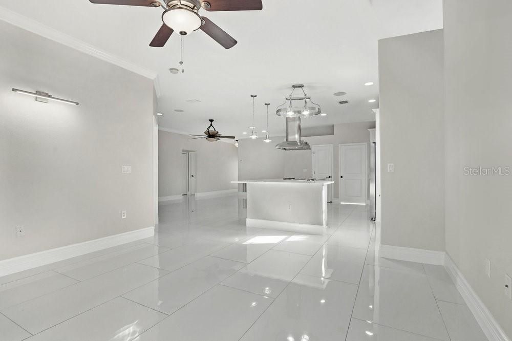 Activo con contrato: $460,000 (5 camas, 3 baños, 3336 Pies cuadrados)