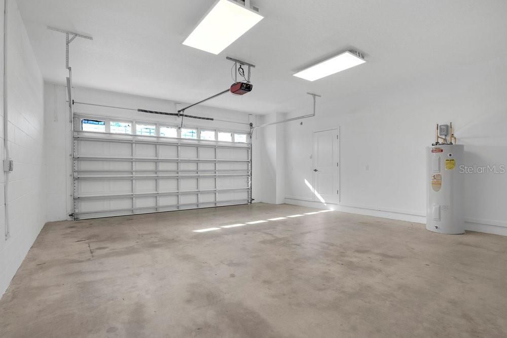 Activo con contrato: $460,000 (5 camas, 3 baños, 3336 Pies cuadrados)