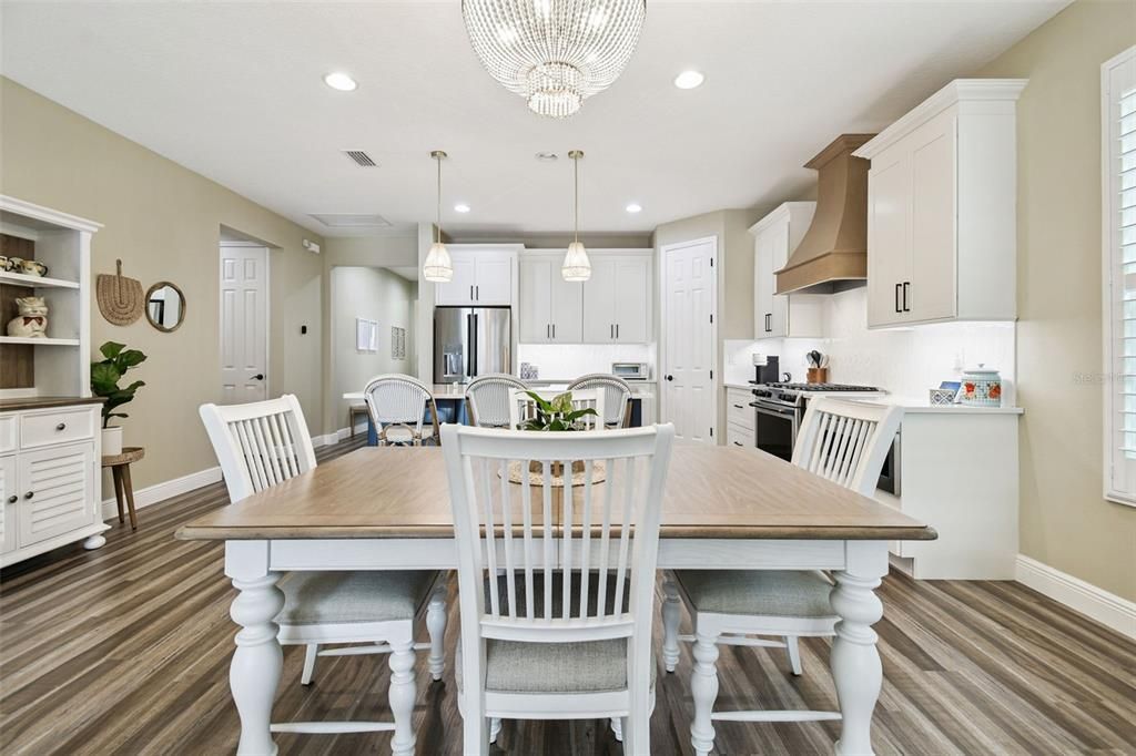 En Venta: $629,900 (3 camas, 3 baños, 2218 Pies cuadrados)