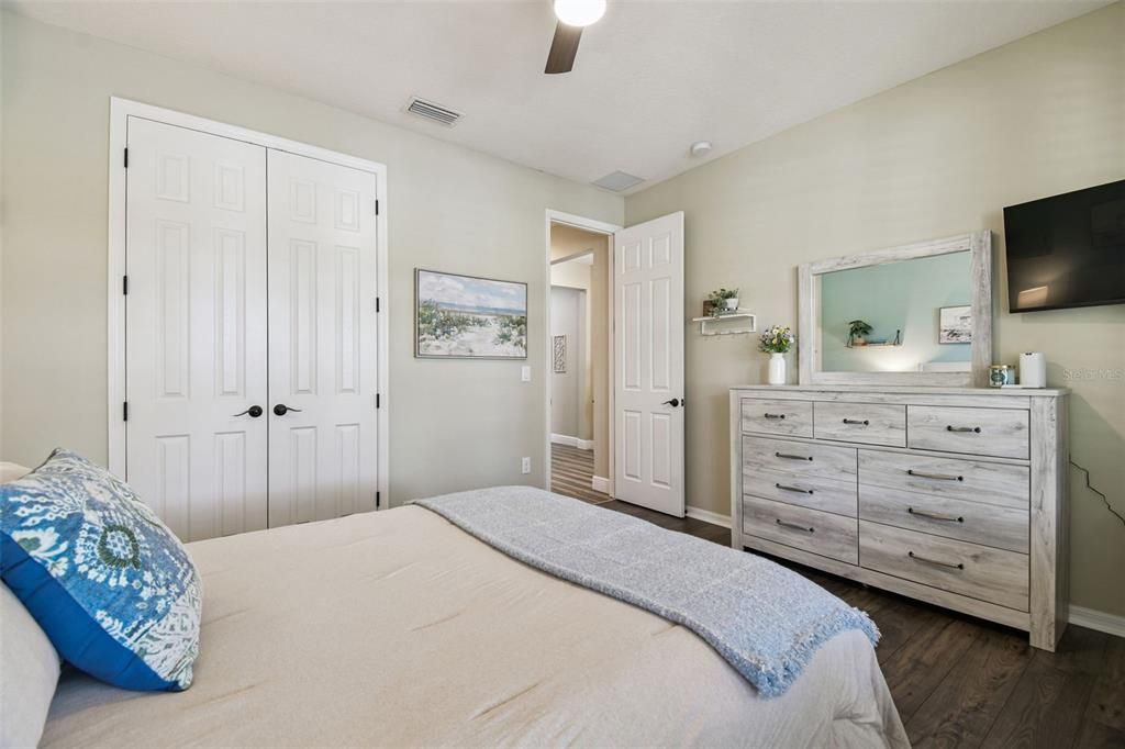 En Venta: $629,900 (3 camas, 3 baños, 2218 Pies cuadrados)