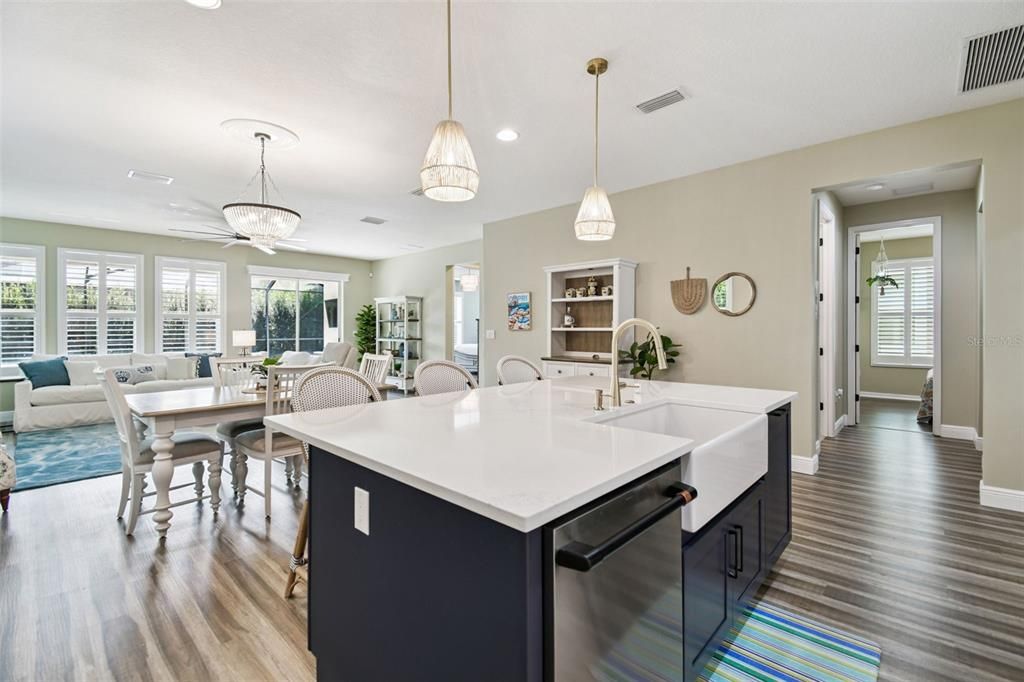 En Venta: $629,900 (3 camas, 3 baños, 2218 Pies cuadrados)