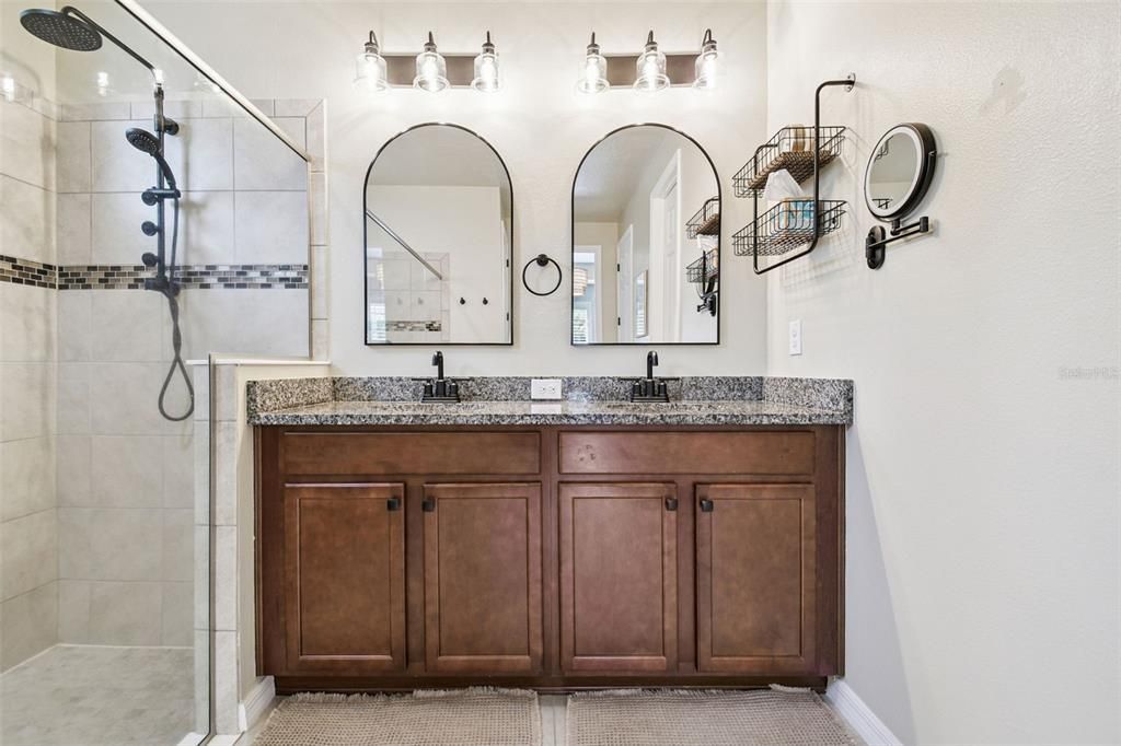 En Venta: $629,900 (3 camas, 3 baños, 2218 Pies cuadrados)