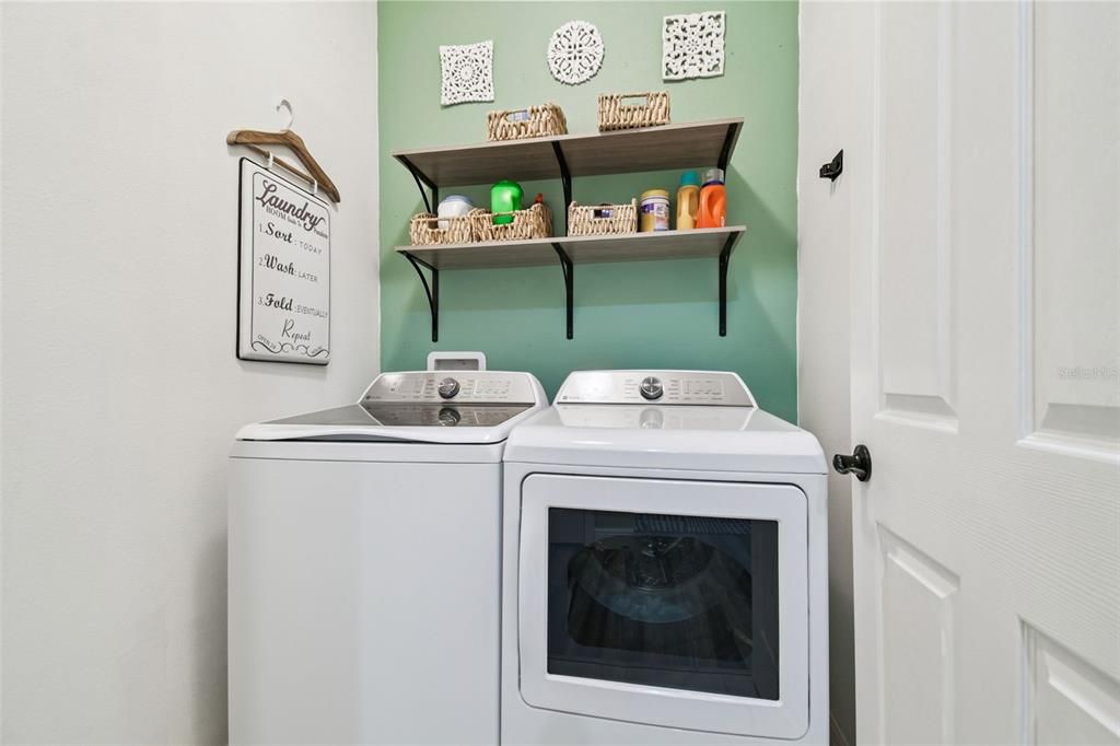 En Venta: $629,900 (3 camas, 3 baños, 2218 Pies cuadrados)