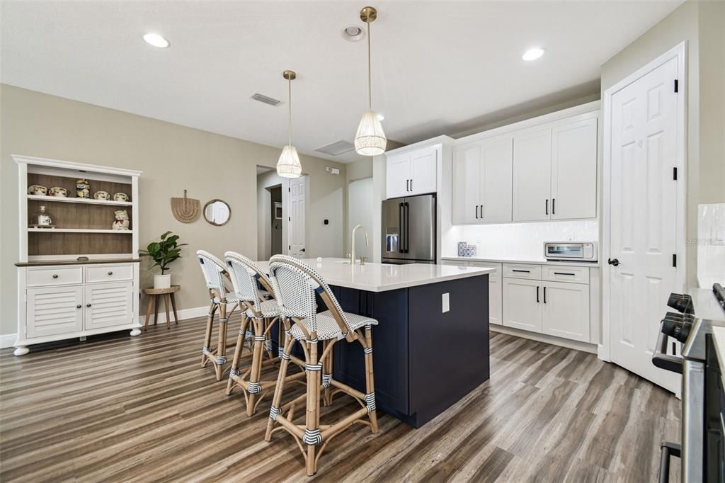 En Venta: $629,900 (3 camas, 3 baños, 2218 Pies cuadrados)