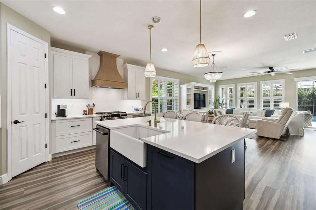 En Venta: $629,900 (3 camas, 3 baños, 2218 Pies cuadrados)