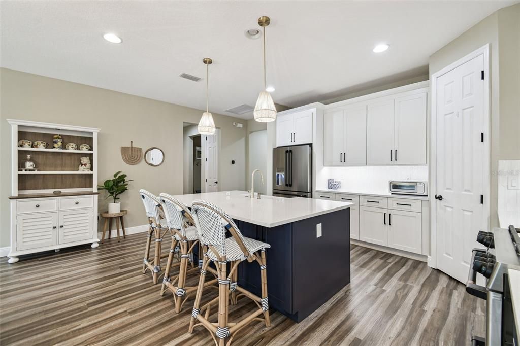 En Venta: $629,900 (3 camas, 3 baños, 2218 Pies cuadrados)